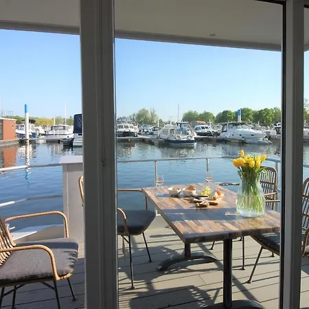 Holiday home Tiny Floating House, Mallorca Maastricht