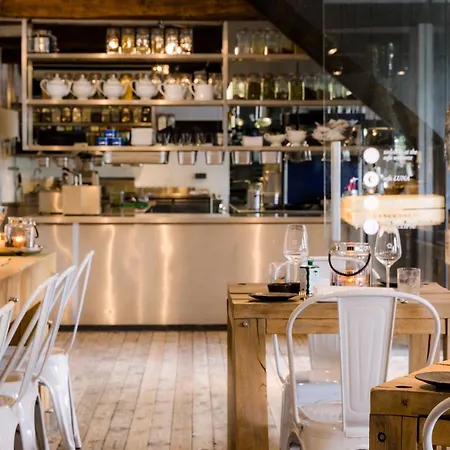 Tiny Floating House, Mallorca Дом отдыха Маастрихт