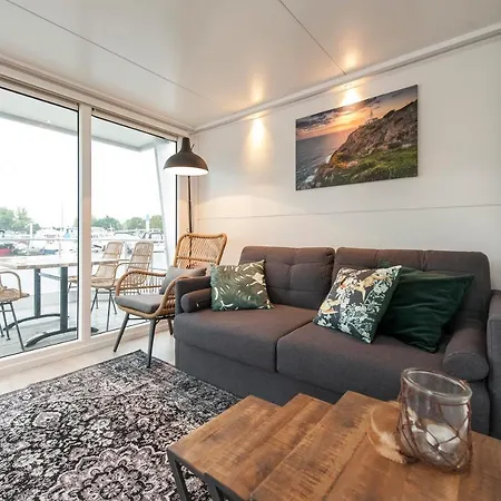 Tiny Floating House, Mallorca *